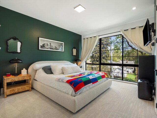 bedroom with carpet flooring