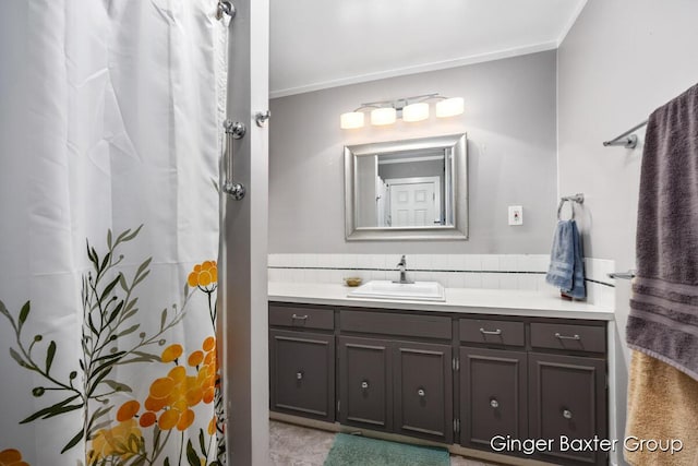 full bathroom with a shower with curtain and vanity