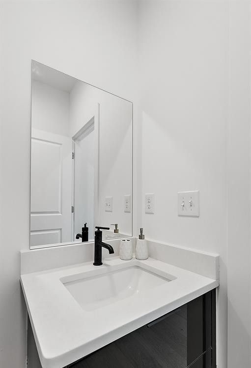 2878 Summers Pl, Troy, MI 48084 - bathroom with vanity