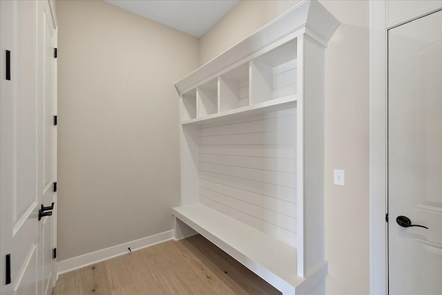 692 Westlake Ave, Oxford, MI 48371 - mudroom featuring baseboards and light wood-style flooring