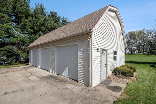 view of detached garage