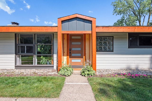 2330 N Pine Center Dr, West Bloomfield, MI 48323 - entrance to property