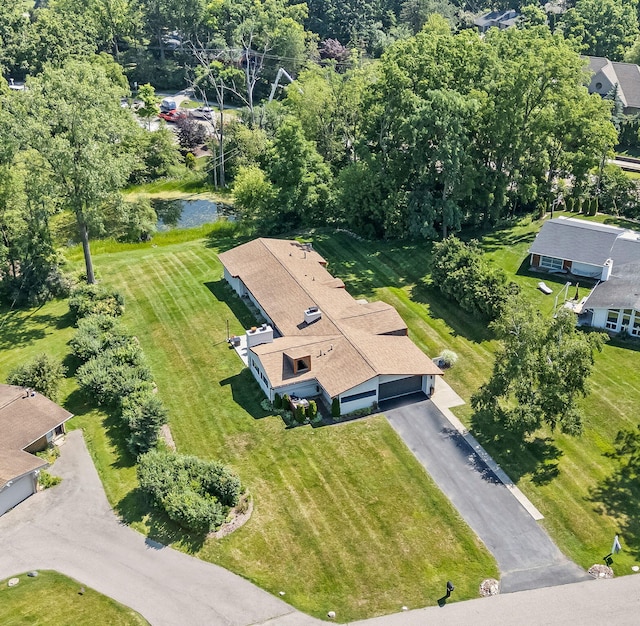 2330 N Pine Center Dr, West Bloomfield, MI 48323 - bird's eye view of a large body of water