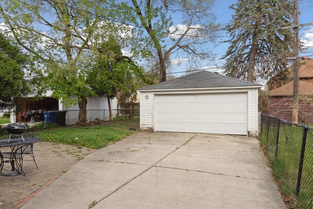 17172 Huntington Rd, Detroit, MI 48219 - detached garage with fence