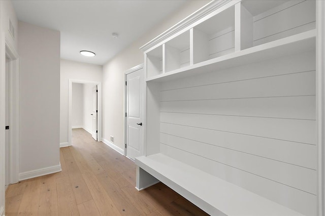 720 Marlayna Dr, Oxford, MI 48371 - mudroom with baseboards, light wood-style flooring, and visible vents