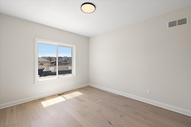 720 Marlayna Dr, Oxford, MI 48371 - empty room with baseboards and visible vents