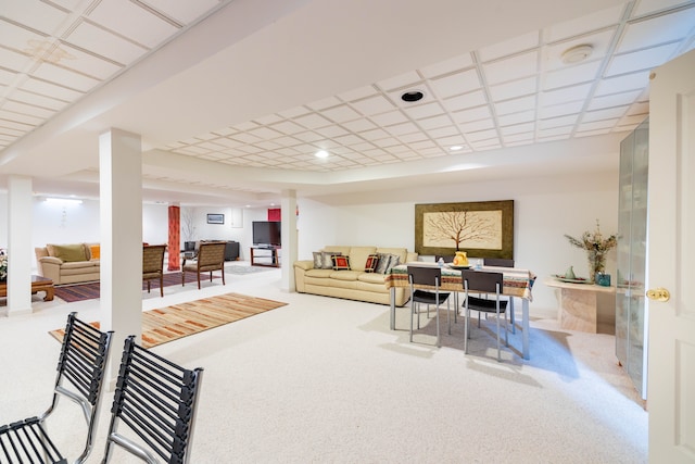 living room with carpet