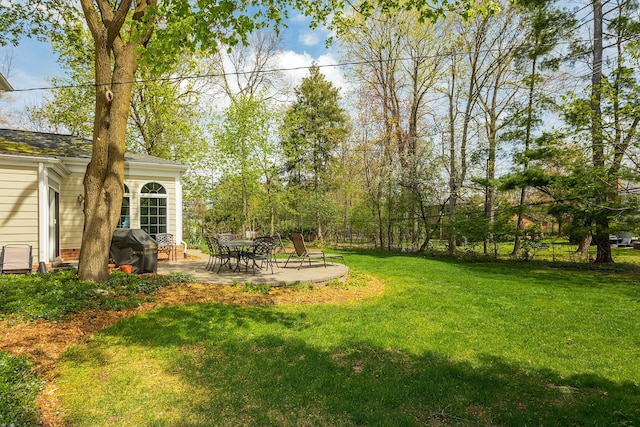 view of yard with a patio