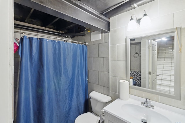 13943 Breakfast Dr, Redford, MI 48239 - bathroom featuring toilet, tile walls, a shower with curtain, and vanity