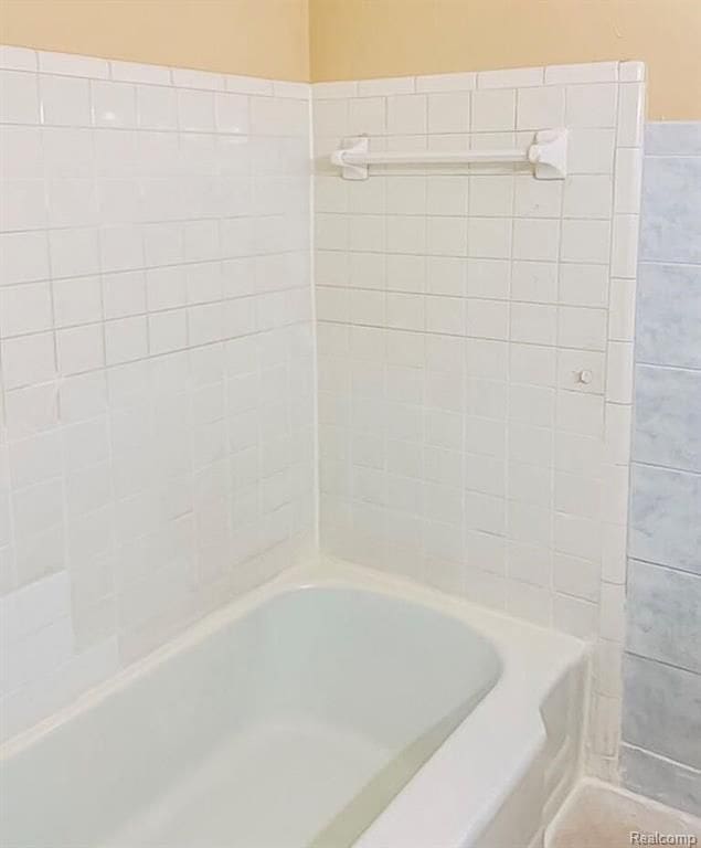 11696 Glastonbury Ave, Detroit, MI 48228 - bathroom featuring a bathtub and a shower