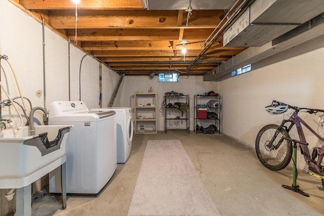 2204 Rivenoak Ct, Ann Arbor, MI 48103 - below grade area featuring washer and clothes dryer