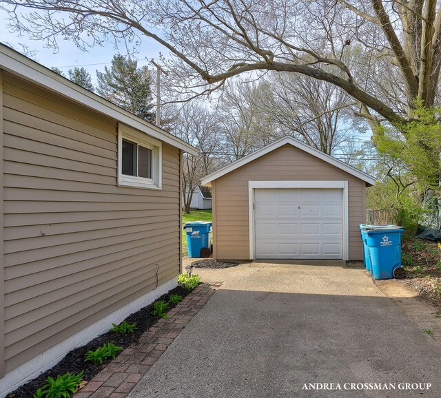 detached garage with driveway