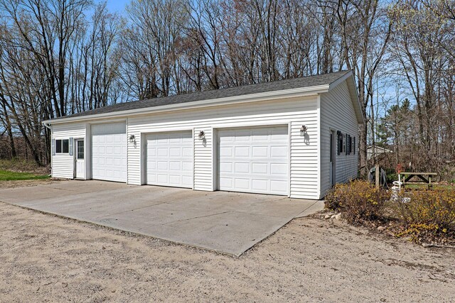 view of detached garage