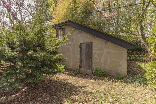 view of outdoor structure