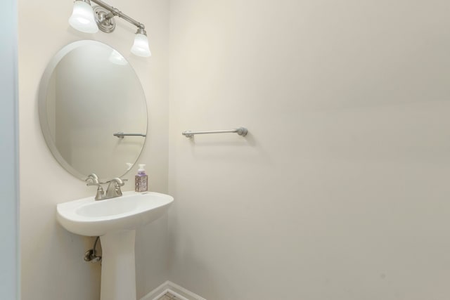 bathroom with baseboards