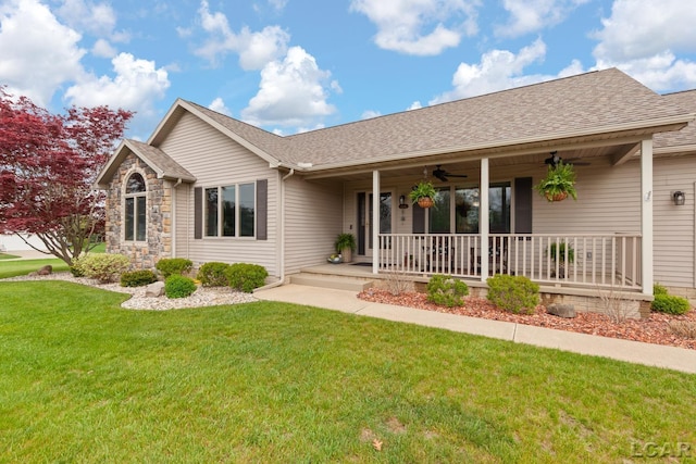 3136 Planeview Dr, Adrian, MI 49221 - single story home featuring covered porch, a ceiling fan, a shingled roof, and a front yard
