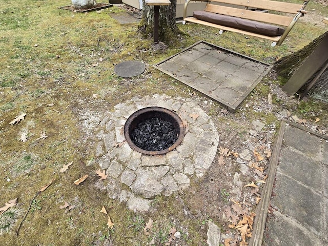 exterior details featuring a fire pit