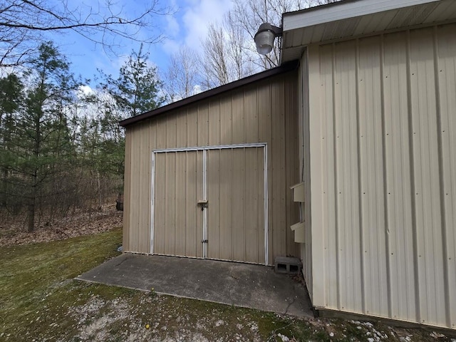 view of outdoor structure with an outdoor structure