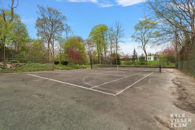 2630 Reeds Lake Ct SE, Grand Rapids, MI 49506 - view of tennis court