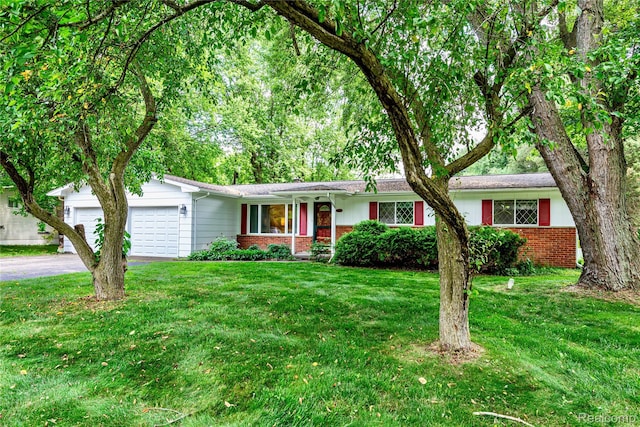174 Knollwood Dr, Pinckney, MI 48169 - photo 1
