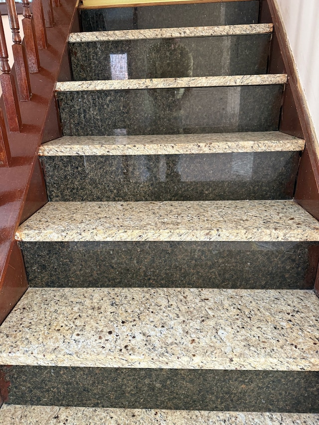 36125 Beverly Dr, Sterling Heights, MI 48310 - view of stairway