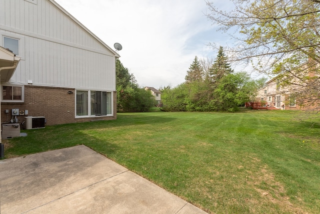 3351 Muerknoll Dr, Troy, MI 48084 - view of yard with a patio and cooling unit