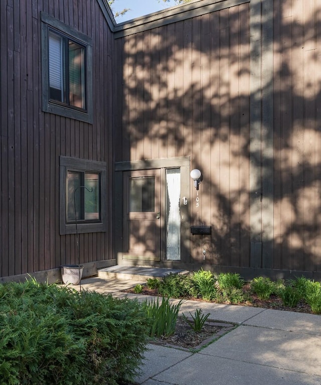 view of property entrance