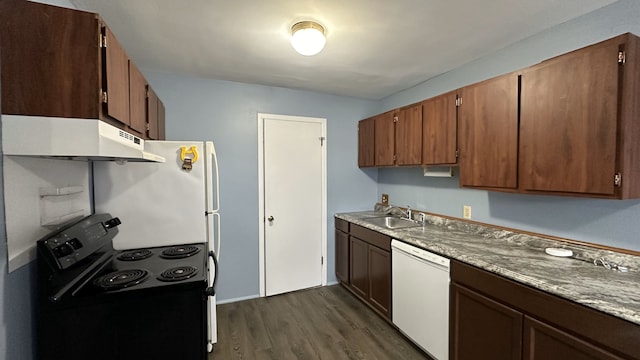 kitchen featuring electric range, a sink, dishwasher, dark wood finished floors, and under cabinet range hood
