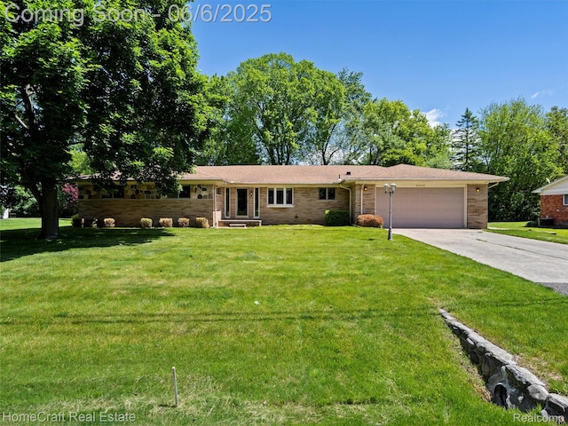 28210 Ridgebrook Rd, Farmington Hills, MI 48334 - single story home featuring a garage, driveway, and a front lawn