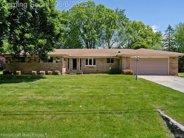 28210 Ridgebrook Rd, Farmington Hills, MI 48334 - ranch-style home featuring a garage, driveway, and a front yard