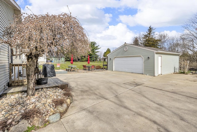 220 Nottingham Dr, Brooklyn, MI 49230 - view of detached garage