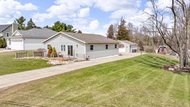 220 Nottingham Dr, Brooklyn, MI 49230 - single story home featuring an outbuilding and a front yard