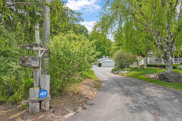 5153 Silver Pines Rd, Traverse City, MI 49685