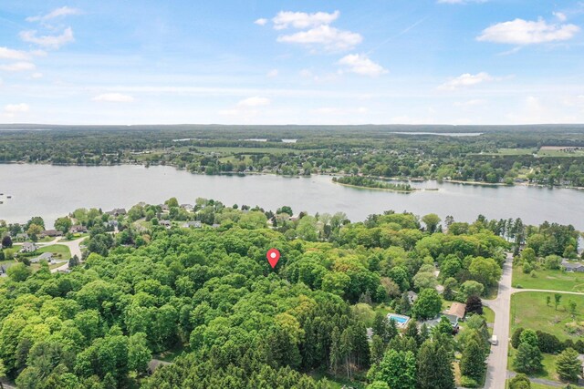 5153 Silver Pines Rd, Traverse City, MI 49685
