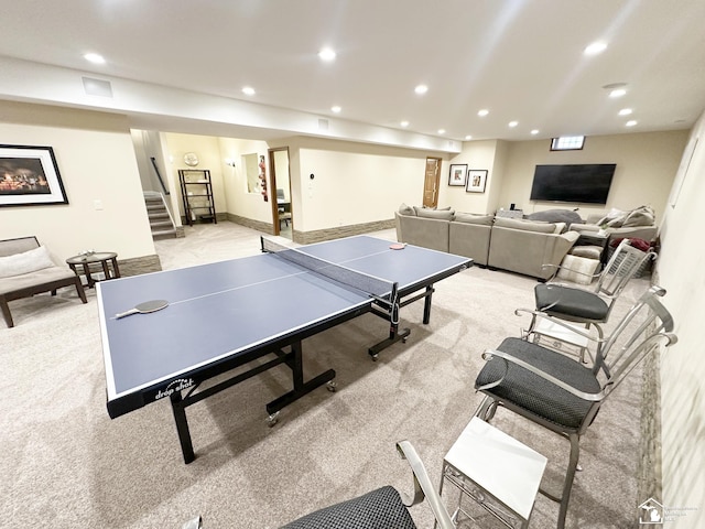 game room with baseboards, visible vents, recessed lighting, and light colored carpet