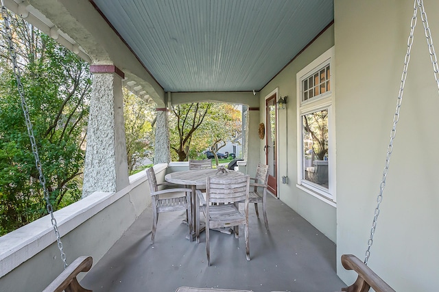 exterior space featuring outdoor dining space