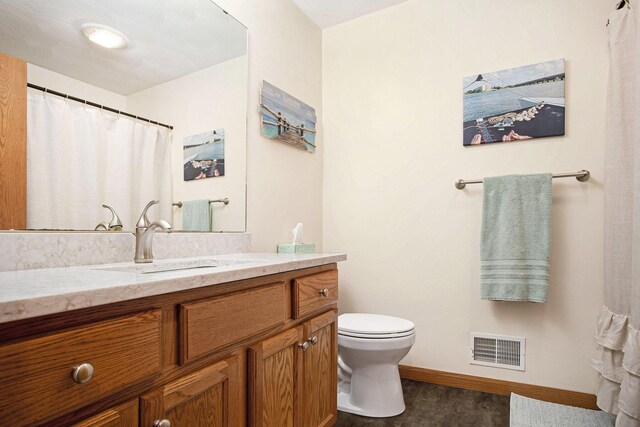 full bath featuring visible vents, baseboards, toilet, and vanity