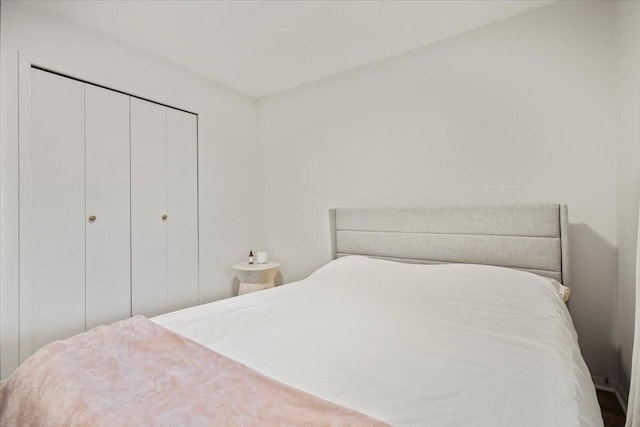bedroom featuring a closet