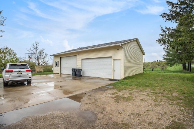 view of detached garage