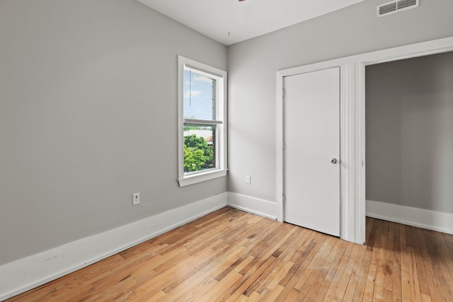 109 Leicester Ct, Detroit, MI 48202 - unfurnished bedroom featuring light wood finished floors and baseboards