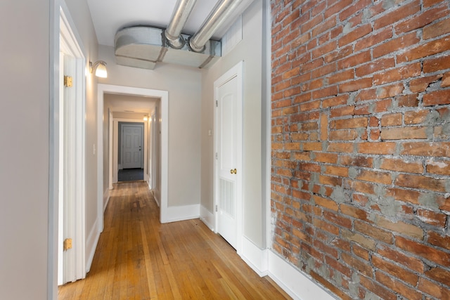 109 Leicester Ct, Detroit, MI 48202 - hall featuring light wood-type flooring and baseboards