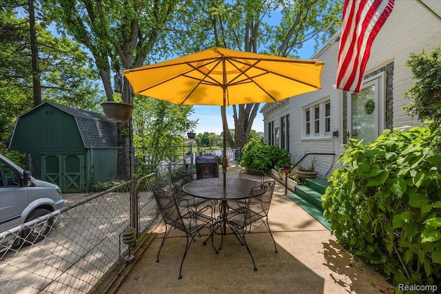 62 Robertson Ct, Clarkston, MI 48346 - view of patio / terrace with outdoor dining space