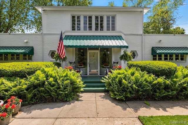 62 Robertson Ct, Clarkston, MI 48346 - view of front of home with brick siding