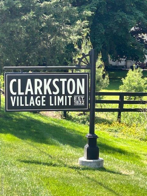 62 Robertson Ct, Clarkston, MI 48346 - view of community / neighborhood sign