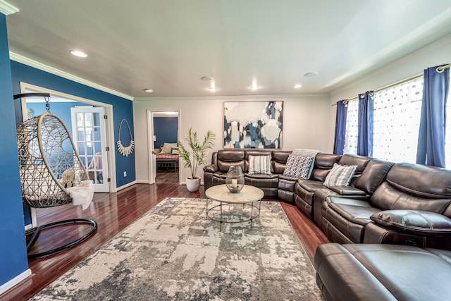 living area with ornamental molding, dark wood-style floors, plenty of natural light, baseboards, and recessed lighting