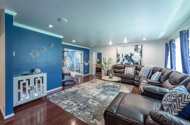 living room with crown molding, baseboards, recessed lighting, and dark wood-style floors