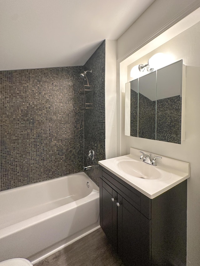 524 E Farnum Ave, Royal Oak, MI 48067 - full bathroom with vanity and shower / bathtub combination