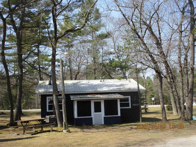 975 N Huron, East Tawas, MI 48730 - exterior space