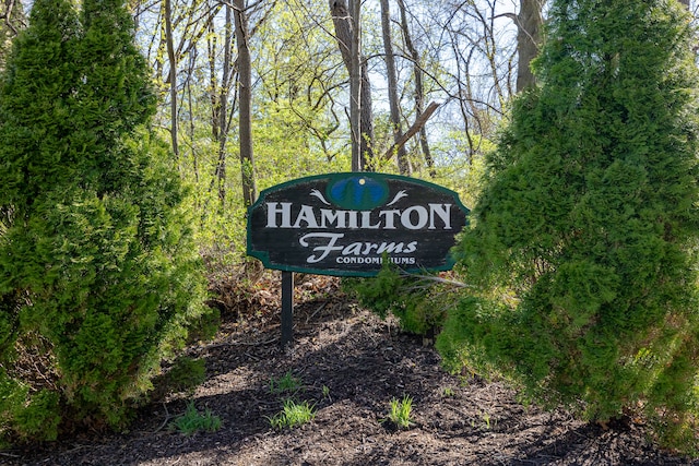 568 Foxboro Sq Unit 59, Brighton, MI 48116 - view of community sign