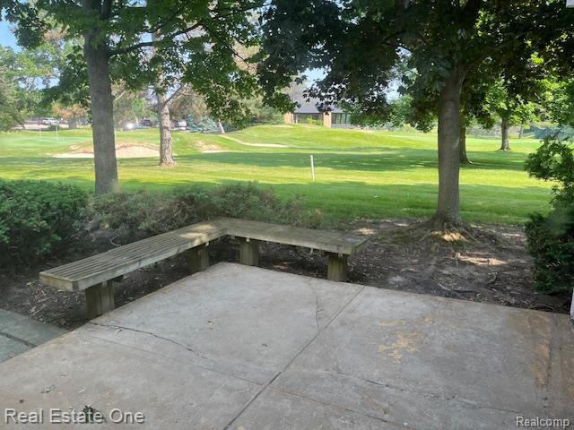 1797 Golf Ridge Dr, Bloomfield Hills, MI 48302 - view of community featuring a yard